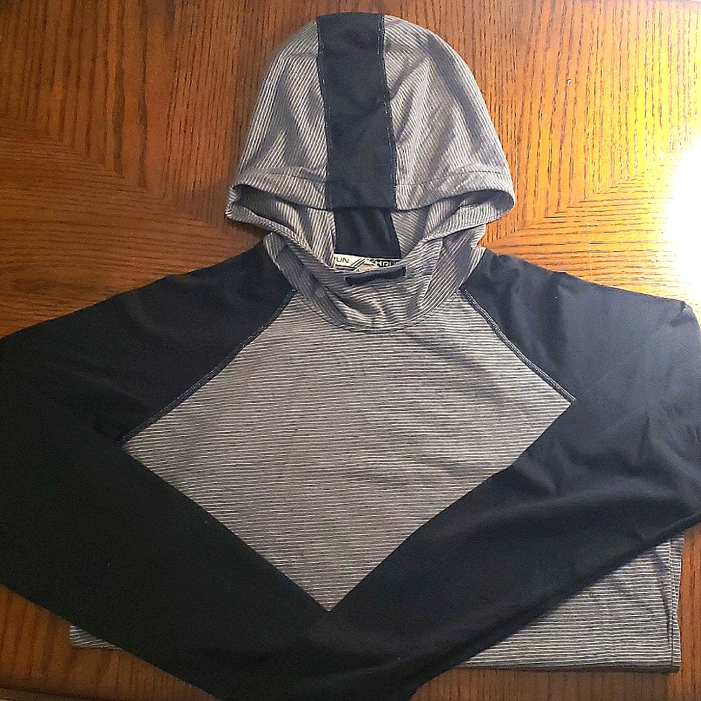 UnderArmour Lightweight Hooded Longsleeve Tee, Large